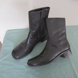 Women's Boots Sears Covington Bandit Size 9M Brown Low Heel Side Zipper